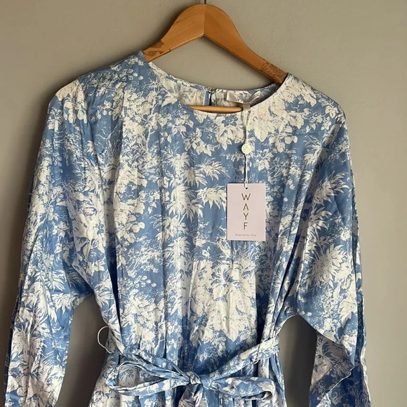 NEW Wayf ALTONIA BOTANICAL PRINT SWING DRESS IN BLUE TOILE - Picture 5 of 12
